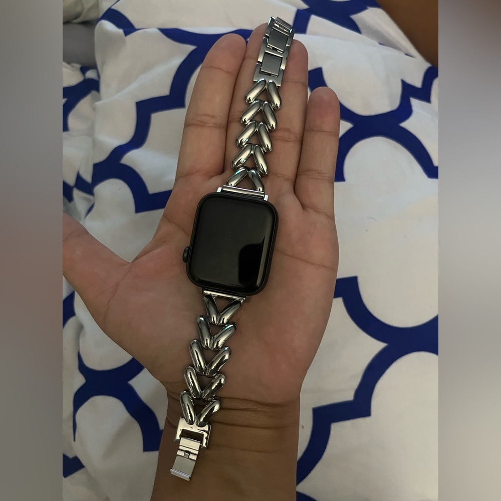 Beautiful unisex Silver Apple Watch band for very very low